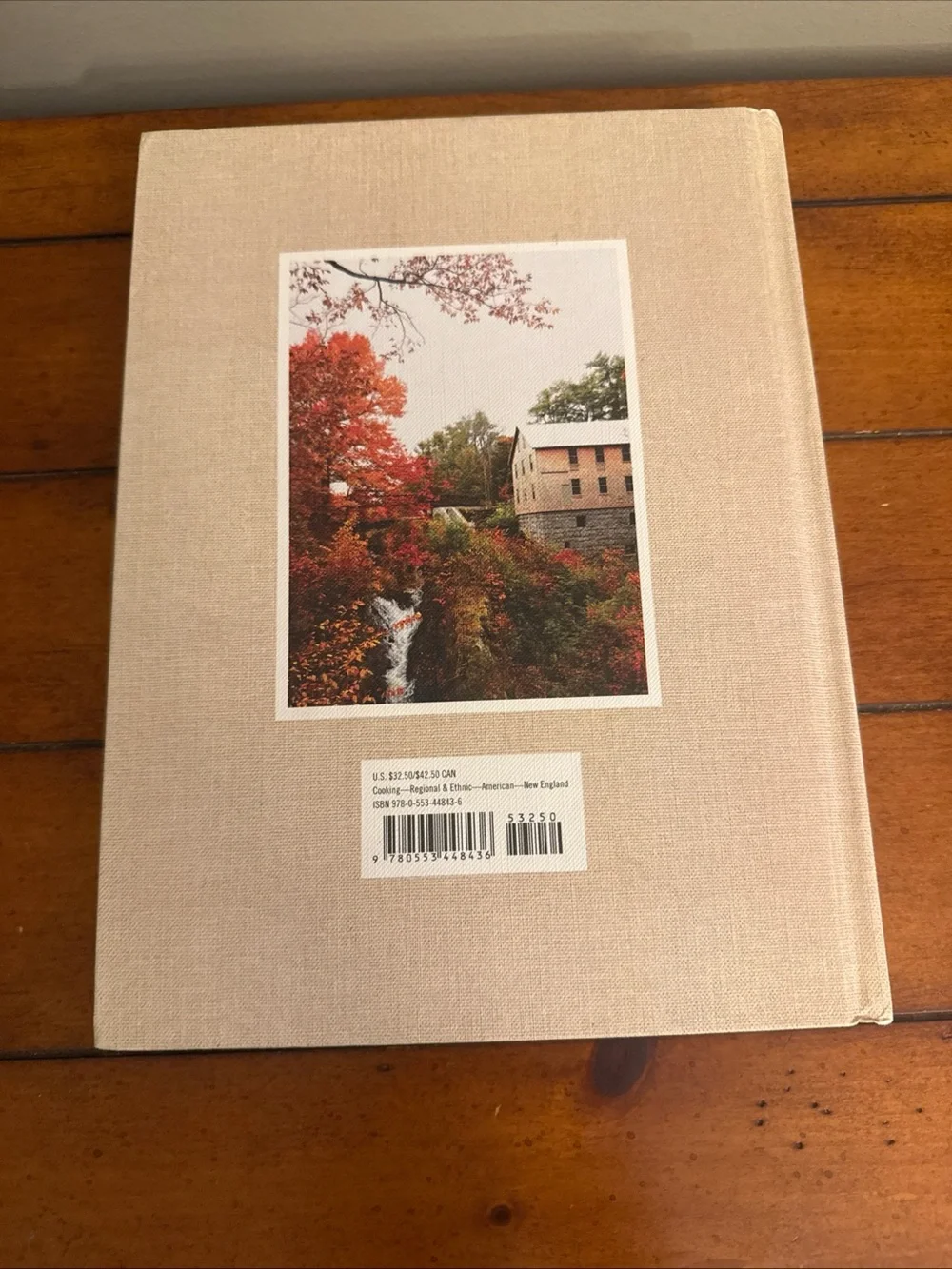 Lost Kitchen : Recipes and a Good Life Found in Freedom, Maine by Erin French
